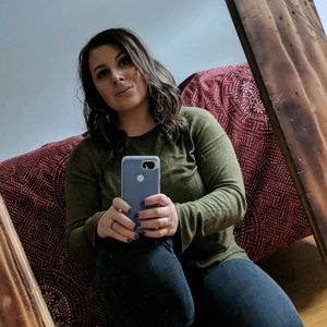 Meet your Posher, Caitlyn